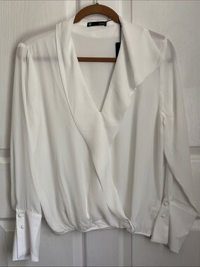 NEW KRISA by Revolve White V-Neck Wrap Blouse Asymmetrical Collar Size medium